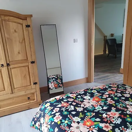 Central Retreat With Lake View * Loughrea